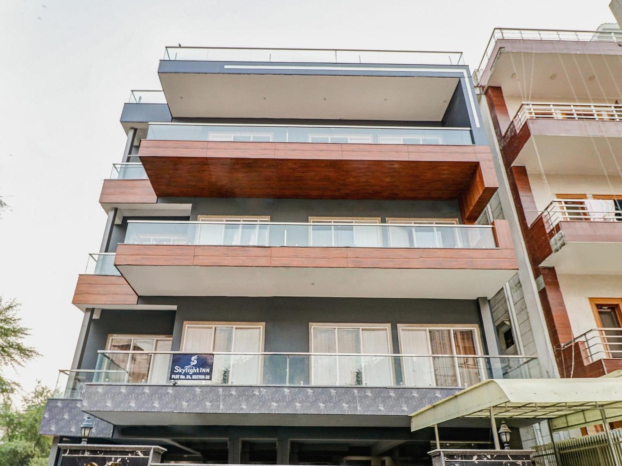 Hotel Townhouse Skylight Near Medanta Hospital Gurgaon Exterior foto