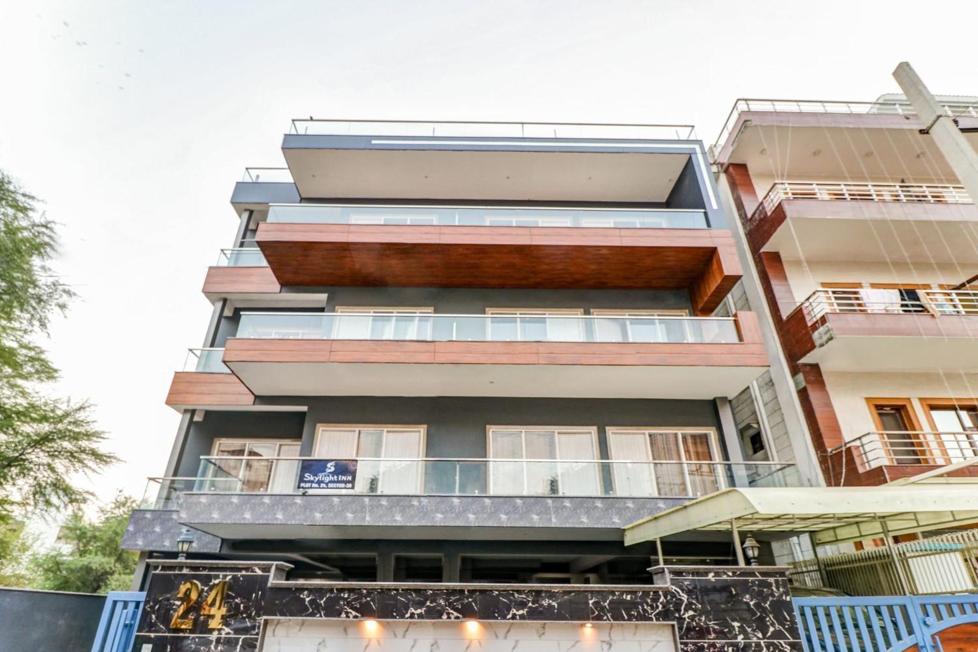 Hotel Townhouse Skylight Near Medanta Hospital Gurgaon Exterior foto