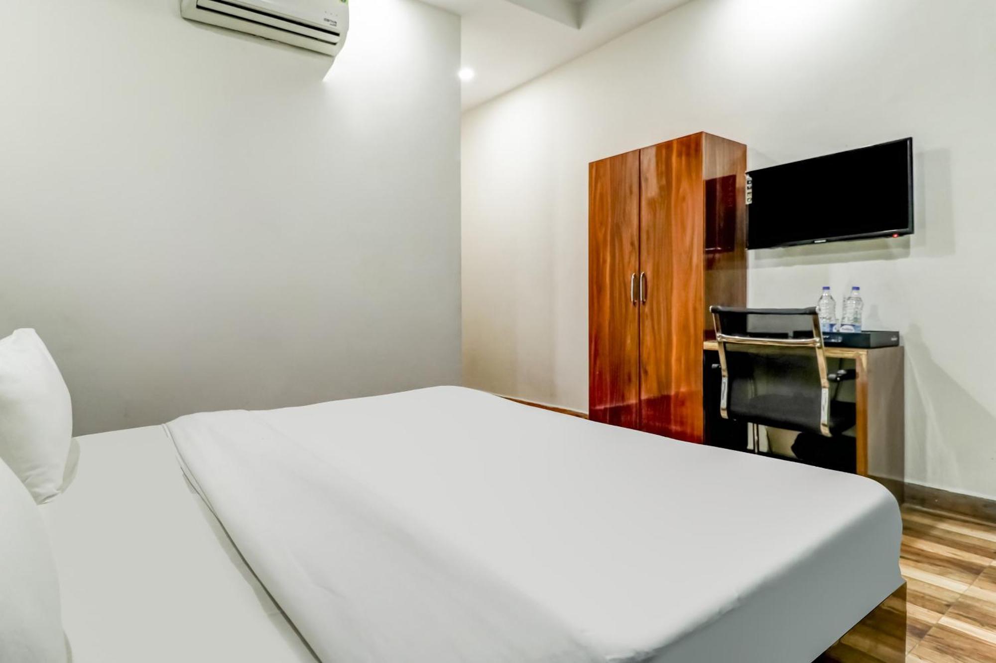 Hotel Townhouse Skylight Near Medanta Hospital Gurgaon Exterior foto