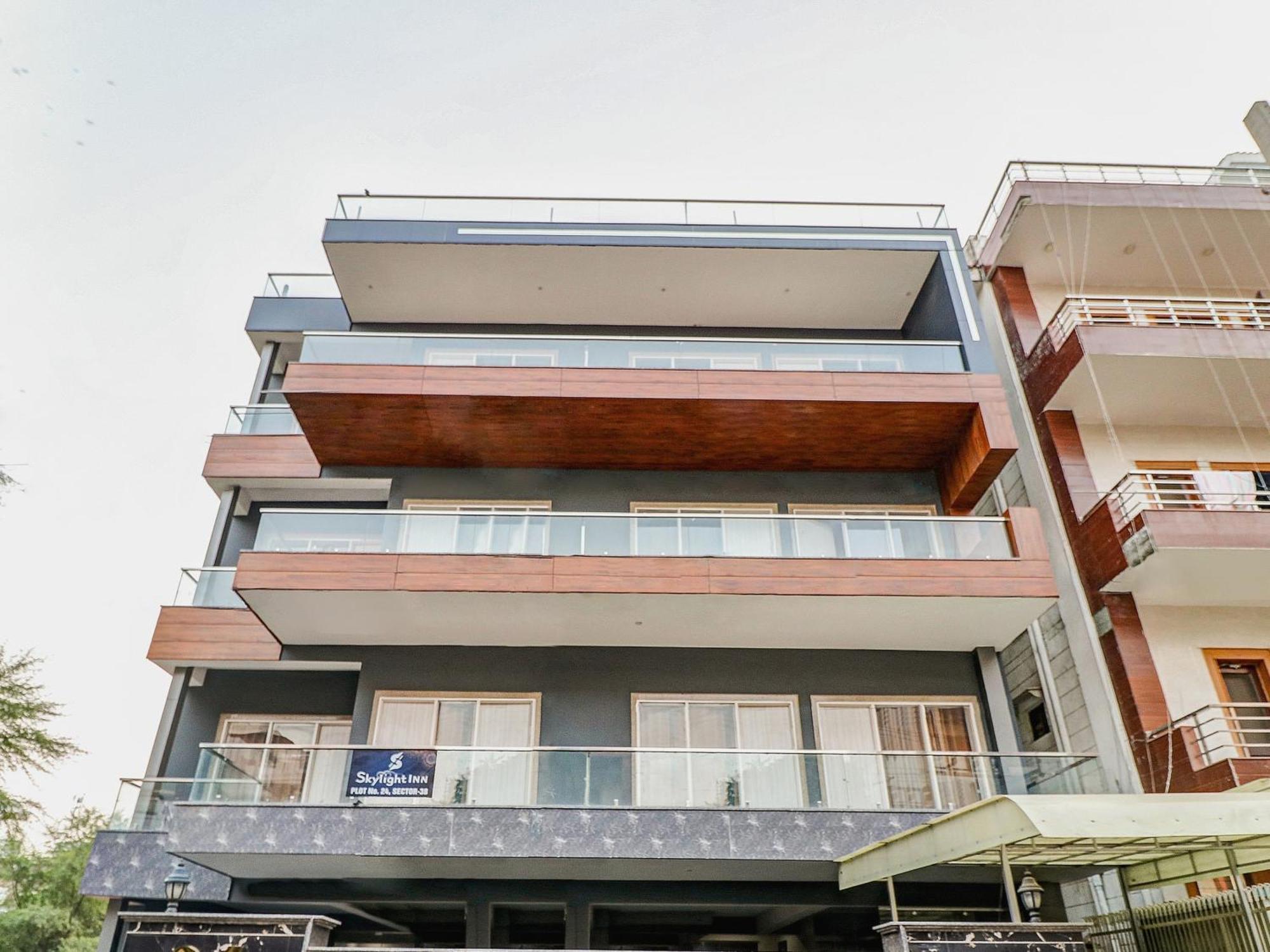 Hotel Townhouse Skylight Near Medanta Hospital Gurgaon Exterior foto