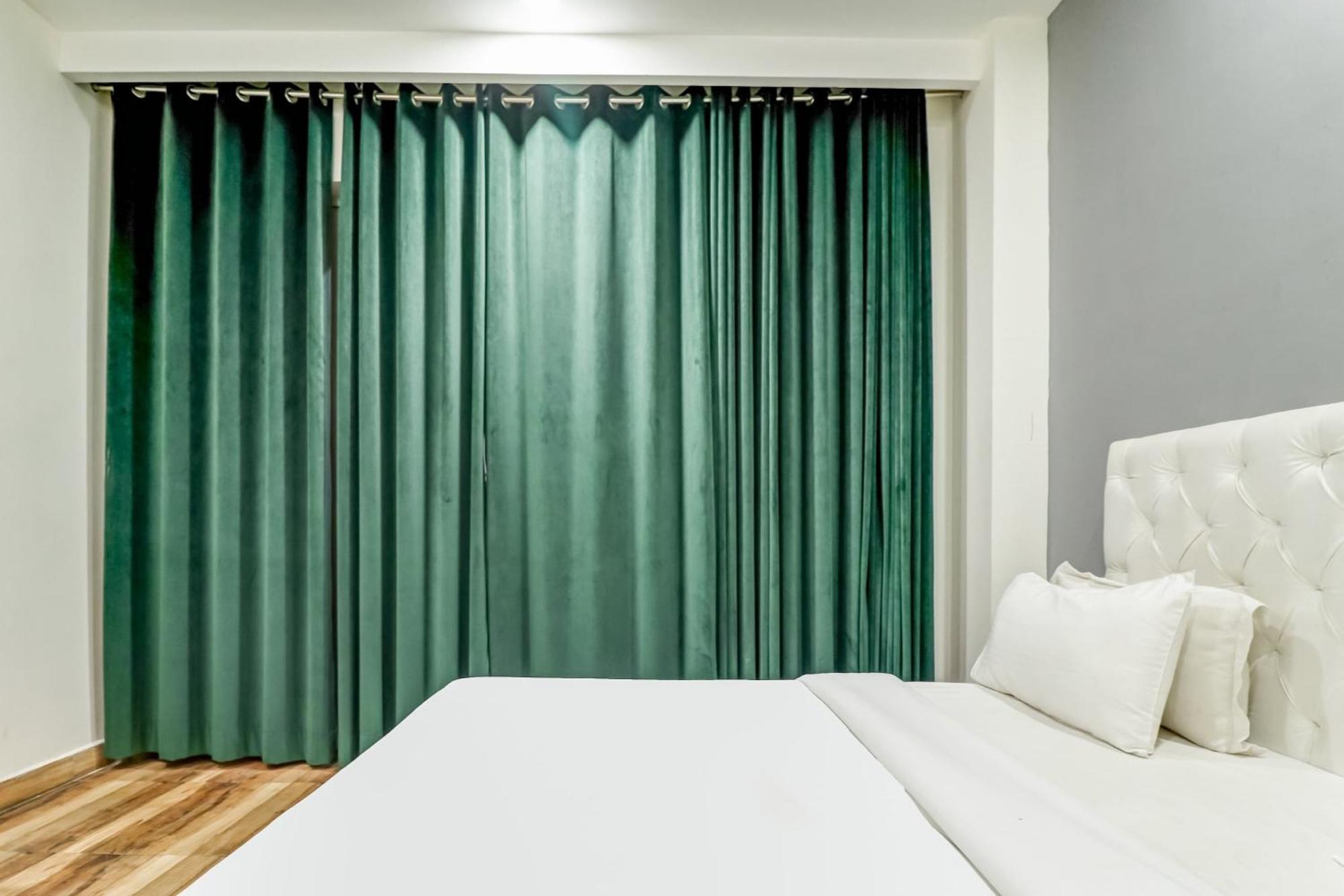 Hotel Townhouse Skylight Near Medanta Hospital Gurgaon Exterior foto