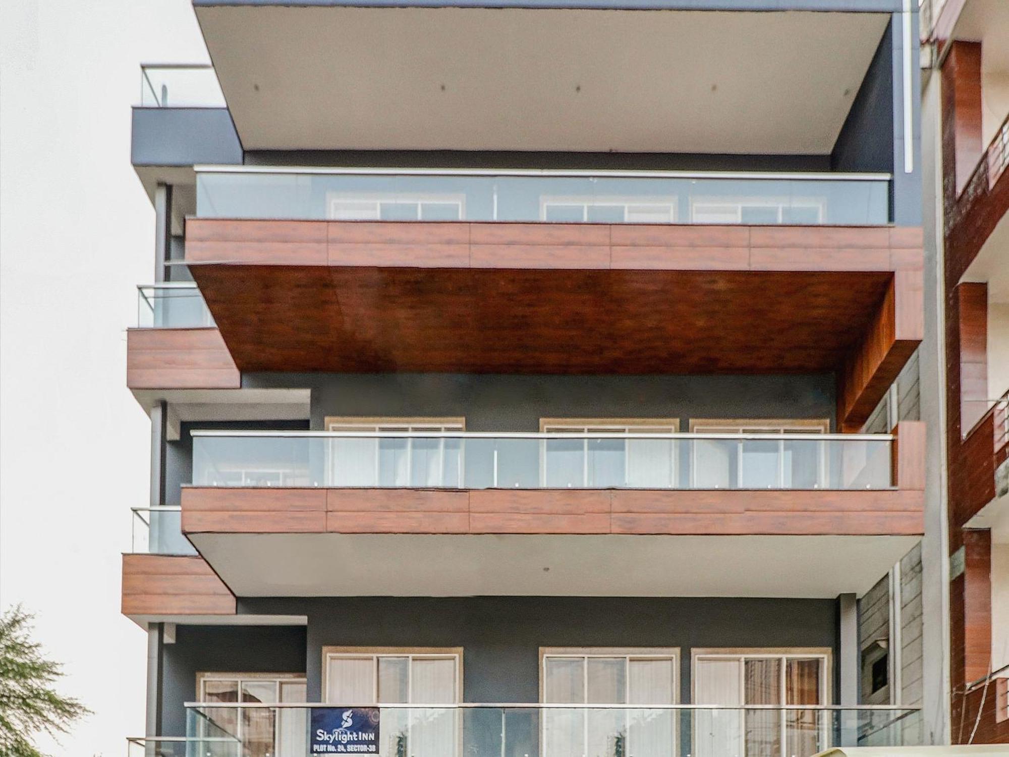 Hotel Townhouse Skylight Near Medanta Hospital Gurgaon Exterior foto