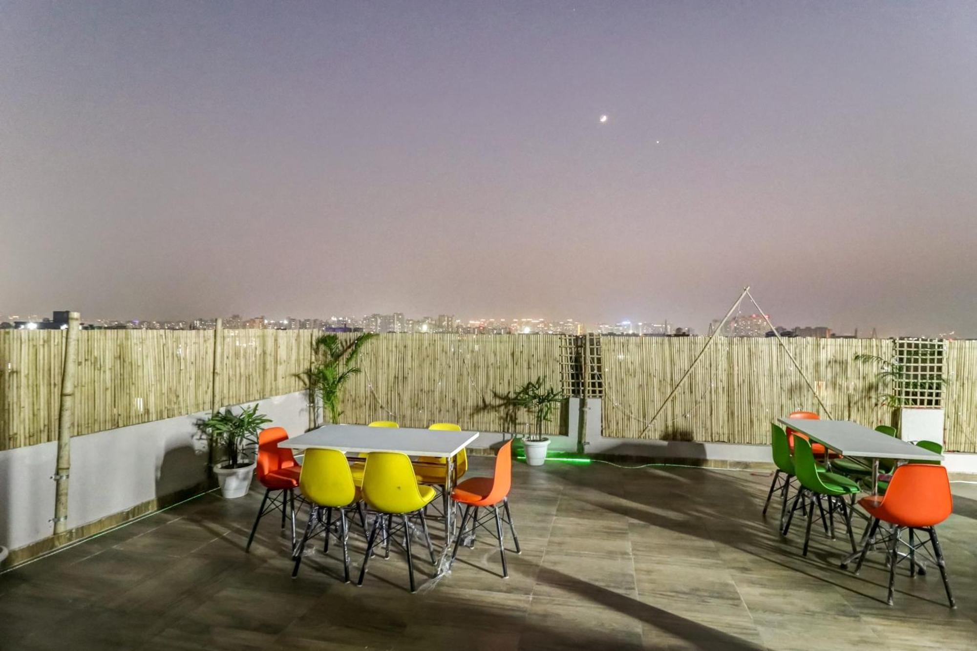 Hotel Townhouse Skylight Near Medanta Hospital Gurgaon Exterior foto
